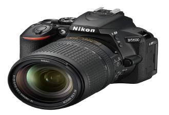Camara digital reflex nikon d5600  18 - 55 - 24.2mp - tactil - full hd -  tactil - wifi - bluetooth - estuche - libro